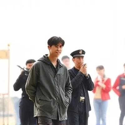 三段音频波形的底噪曲线对比图示意